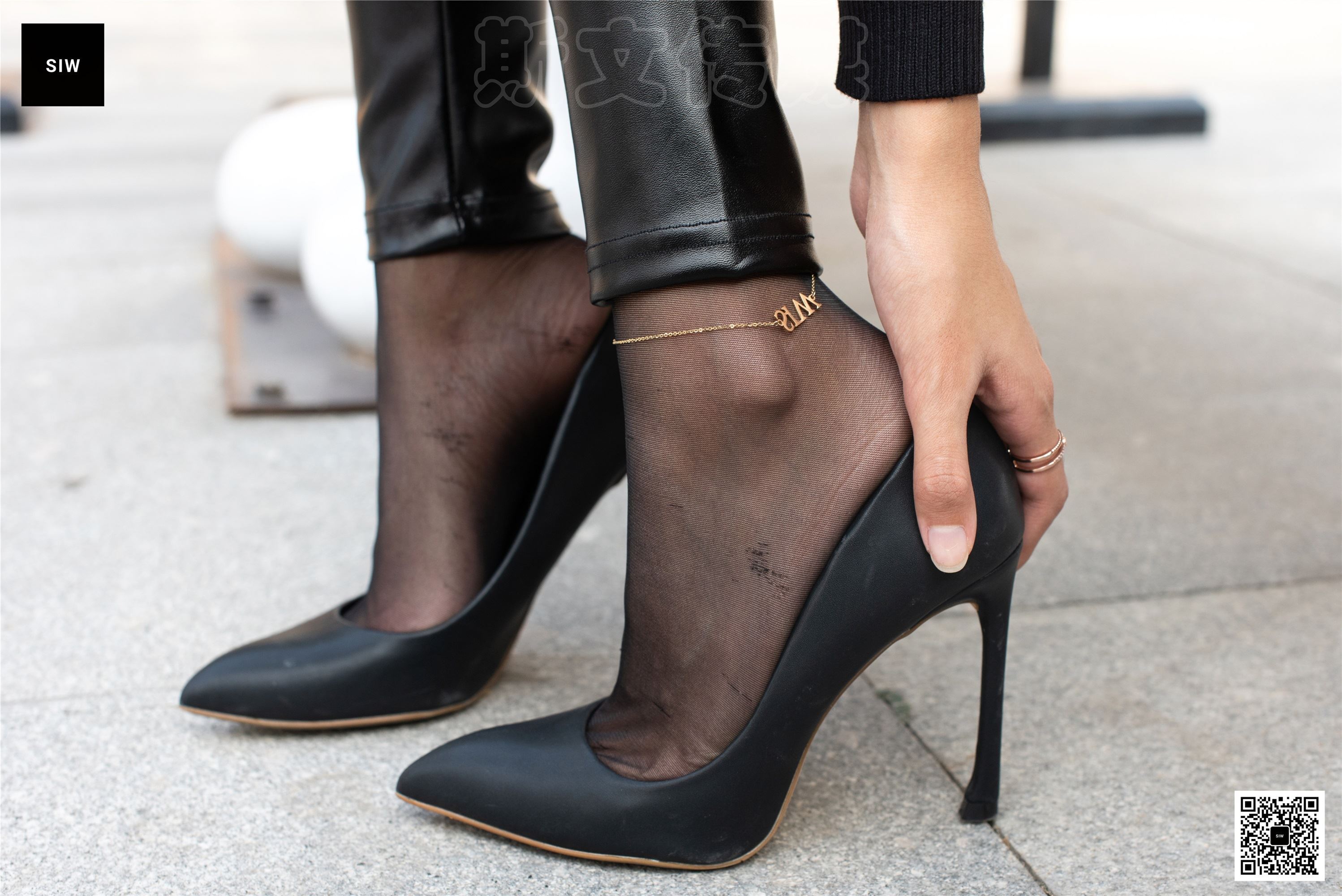 SIW斯文传媒 054 2019秋冬时尚性感紧身保暖加绒皮裤 - 蓉儿